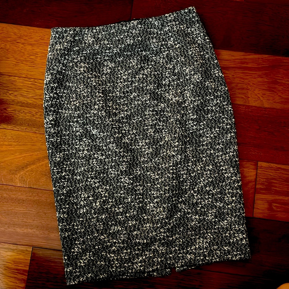 Ann Taylor lined pencil skirt 2